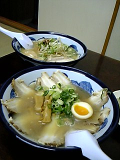 �V��